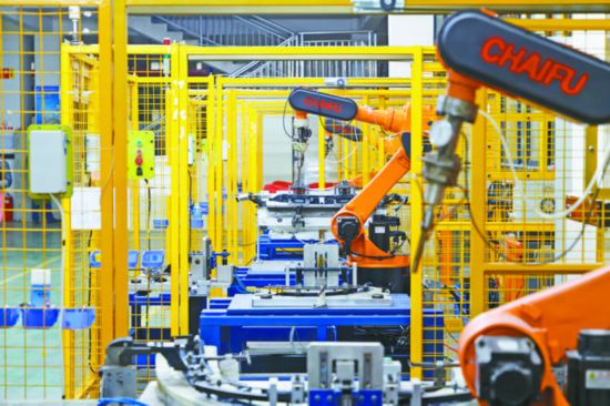 四川廣安 數(shù)字化智能化改造賦能企業(yè)轉(zhuǎn)型升級，工業(yè)機(jī)器人制造助推智能工廠建設(shè)